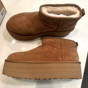 Brand New UGG Classic Ultra Mini
Platform - Chestnut - Size 8